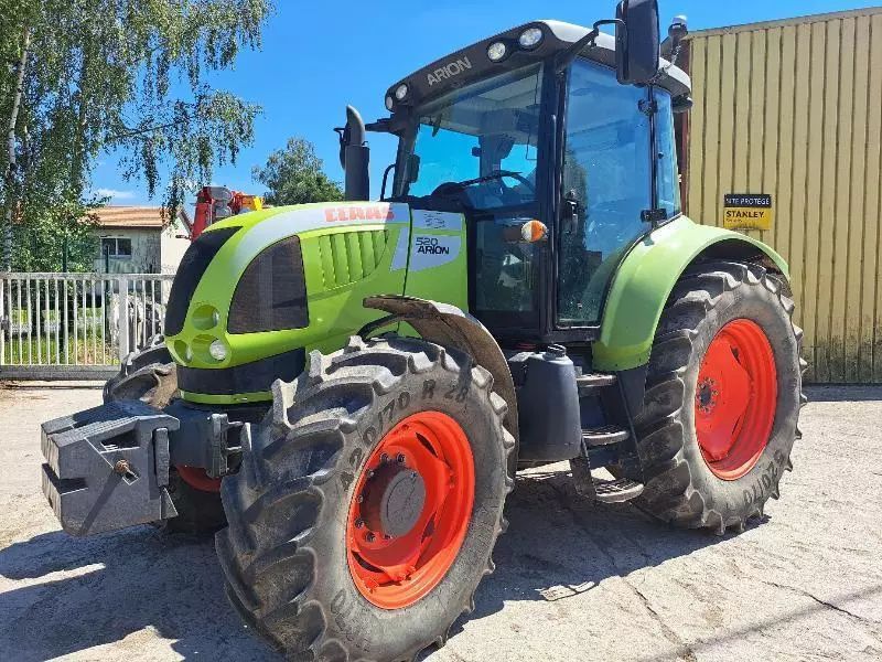 E-FARM: Claas Trion 520 - Tractor - id MPFAL8C - €32,000 - Year of construction: 2011 - Engine hours: 5,801,Engine power (HP): 125,France