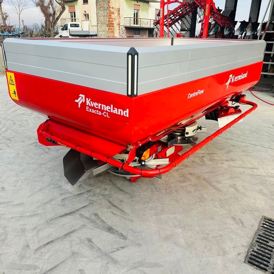 Kverneland exacta cl Fertiliser spreader €5,900