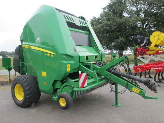 E-FARM: John Deere V451M - Baler - id ZLAG2CD - Year of construction: 2020 - Total number of bales produced: 5,200,France