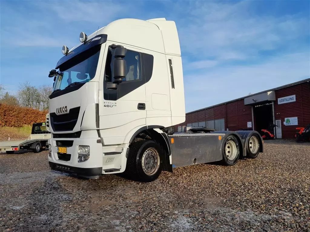 Iveco stralis kun 240000 km Motor vehicle €33,525