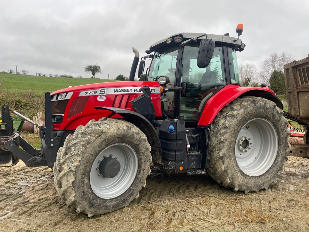 Massey Ferguson 7719 S Traktor 105.000 €
