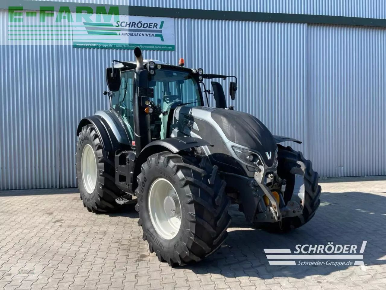 Valtra T214D SmartTouch Tractor €72,885