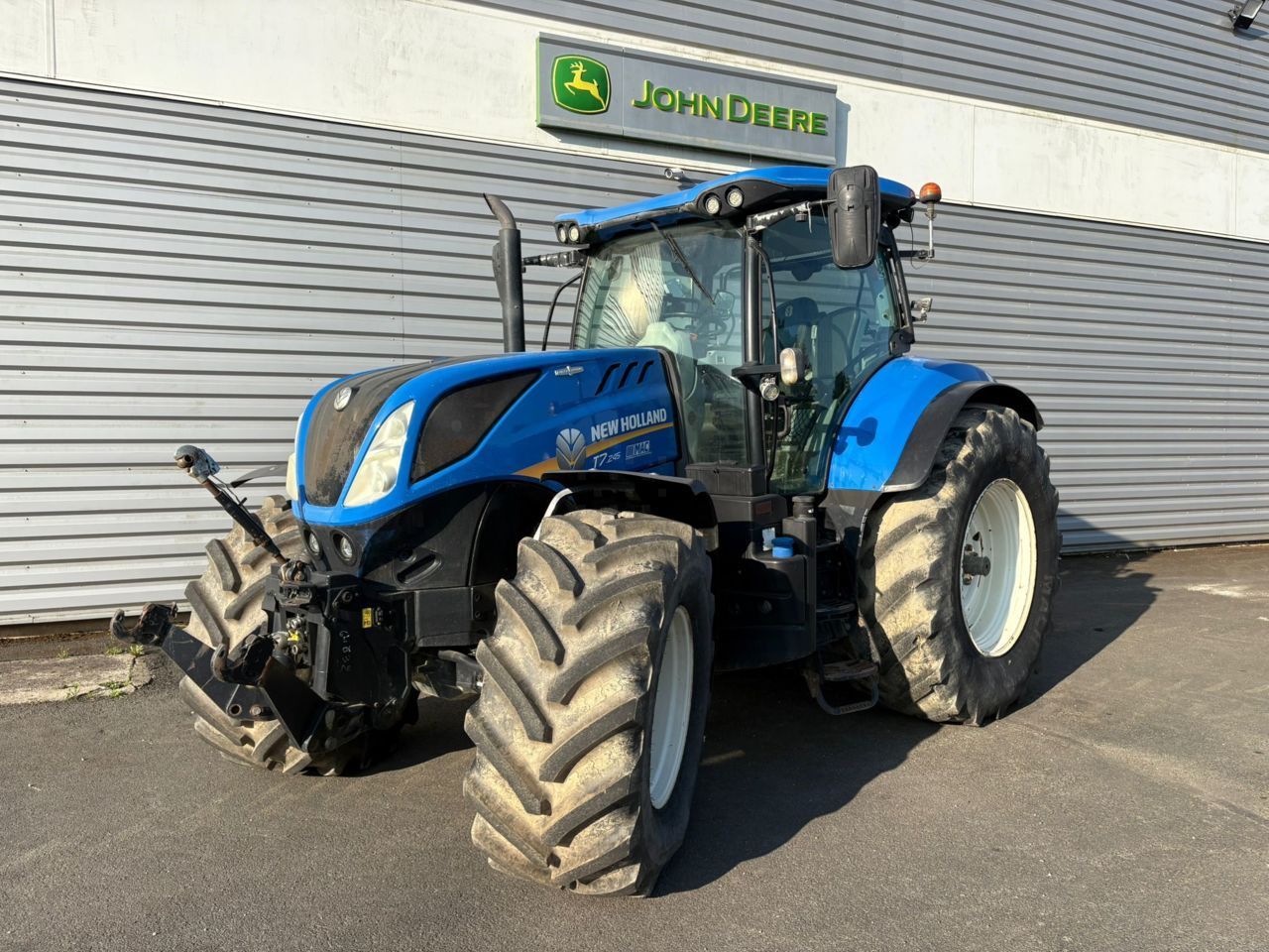 E-FARM: New Holland T7.245 - Tractor - id DZMM6LC - €63,000 - Year of construction: 2017 - Engine hours: 6,240,Engine power (HP): 220,France