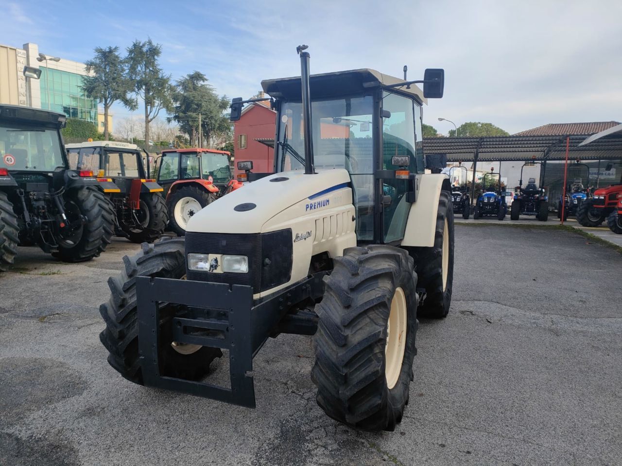 Lamborghini Premium 1060 Traktor 22 000 €