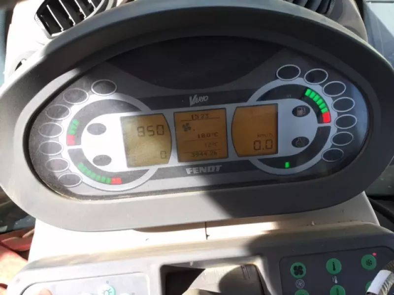 Fendt 826 Vario Tractor €98,000