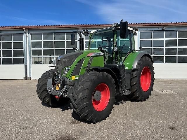 Fendt 724 Vario Profi Plus Tractor 115.000 EUR