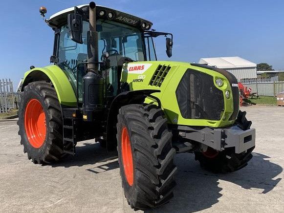 E-FARM: Claas Arion 610 - Tracteur - id UBV68KT - 69 154 € - Année: 2023 - Lecture du nombre d'heure: 3 291,Puissance du moteur (chevaux): 145,Royaume-Uni