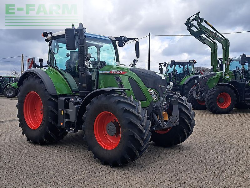 Fendt 724 Vario Profi Plus Tractor €205,900