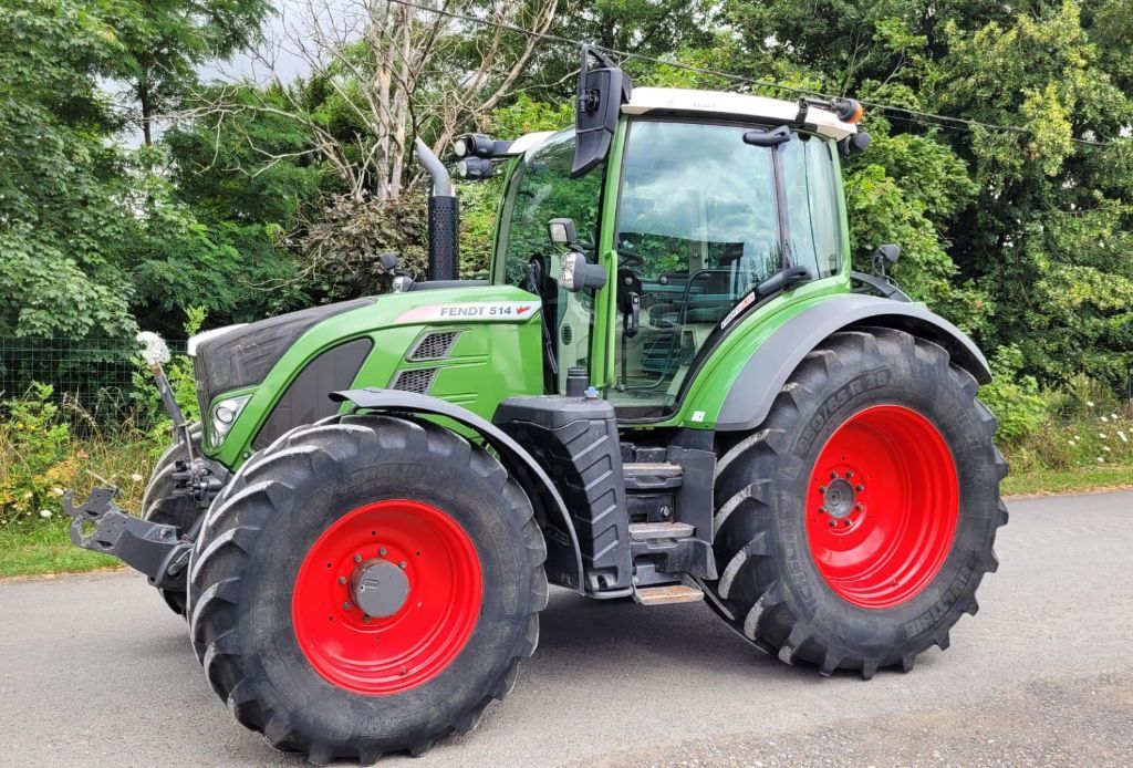 E-FARM: Fendt 514 Vario ProfiPlus - Tractor - id BXYSN93 - €96,000 - Year of construction: 2018 - Engine hours: 4,250,Engine power (HP): 140,France