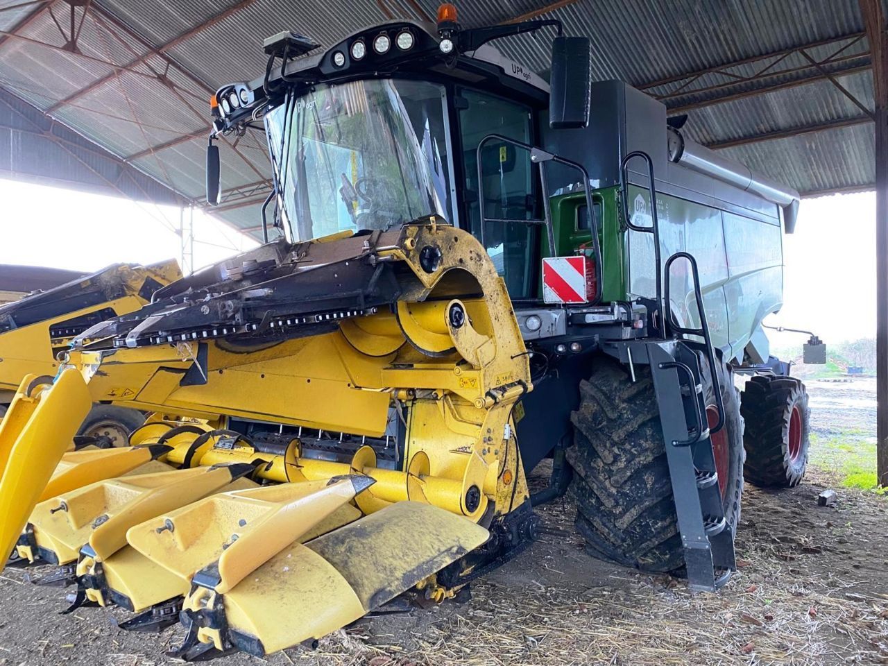 E-FARM: Fendt 6335 cpl - Cosechadora - id TFMGIIB - Año: 2021 - Horas: 572,Francia
