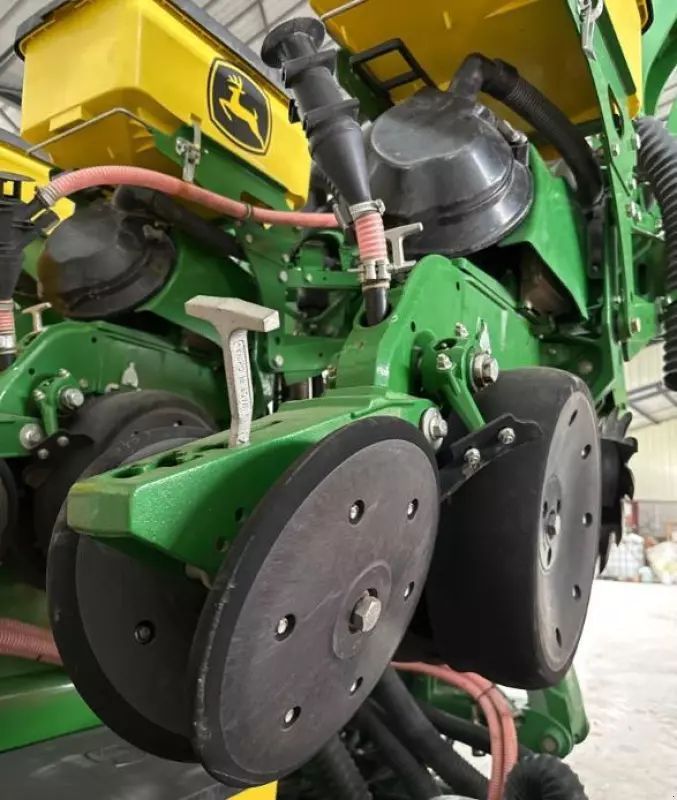 E-FARM: John Deere 1725NT - Semoir de précision - id NDZQXWG - Année: 2016 - France