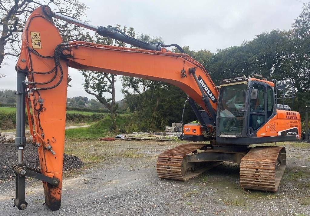 Doosan dx 225 lc Excavator pe șenile 74.799 EUR