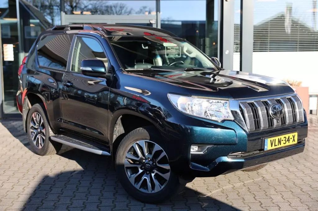 TOYOTA land cruiser 150 2.8 d-4d 3drs professional a/t van Vehículo de motor 49.995 €