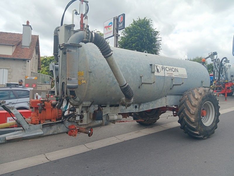 E-FARM: Pichon tci 8100 - vidange montagne - - Epandeur à lisier automoteur - id 16JGSRG - 13 800 € - Année: 2007 - France