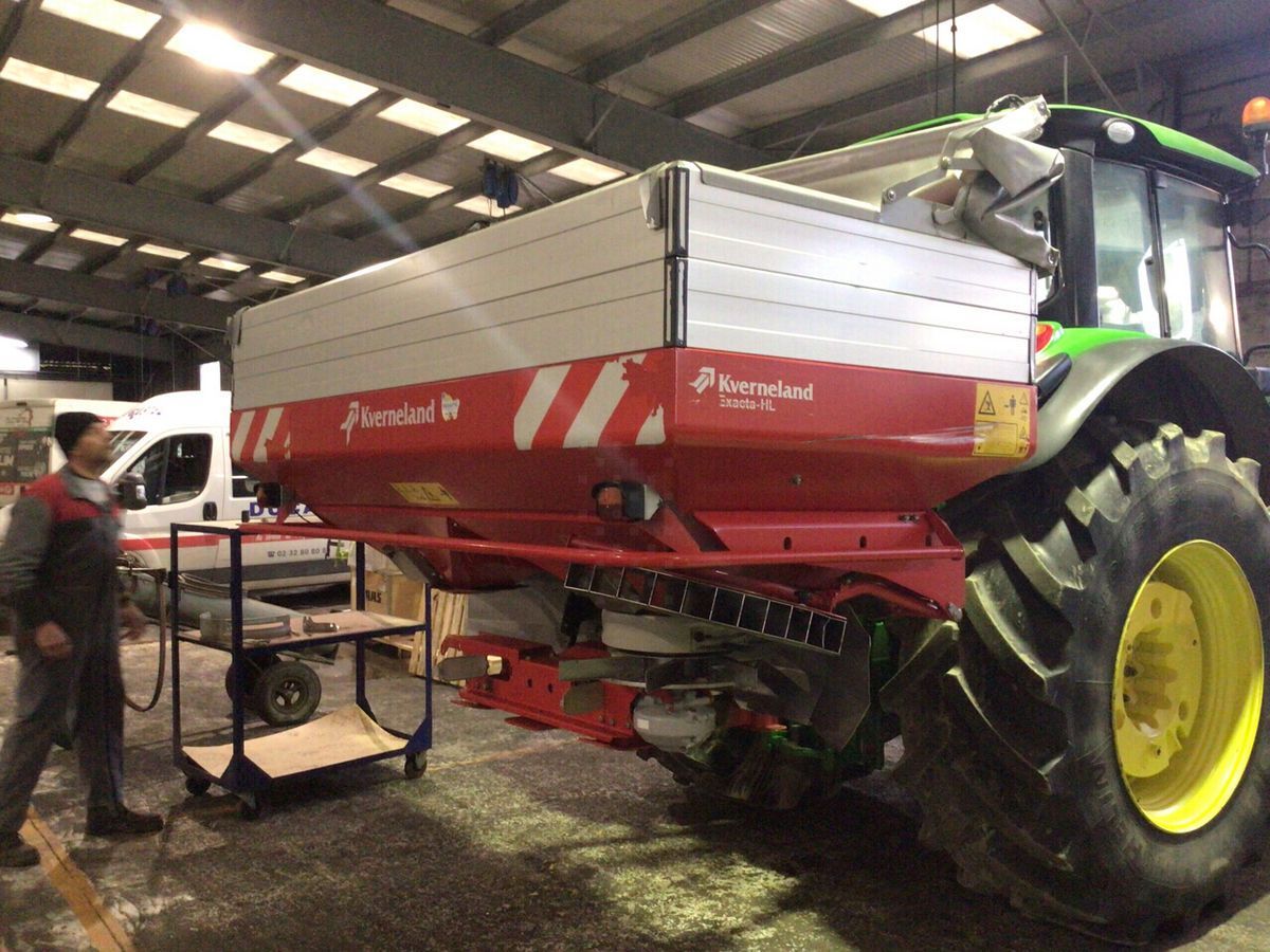 E-FARM: Kverneland exact hl - Esparcidor de abono - id WDUUPCN - 5500 € - Año: 2014 - Francia