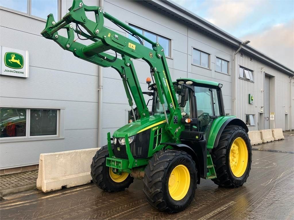 E-FARM: John Deere 6120 M - Traktor - id UMCCMNJ - 68.524 € - Baujahr: 2021 - Abgelesene Motorstunden: 2.225,Motorleistung (PS): 120,Vereinigtes Königreich