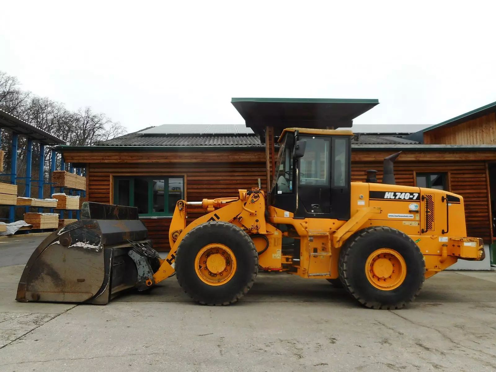 E-FARM: HYUNDAI hl740-7 mit hochkippschaufel u. volvo sw - Wheel loader - id GRHG1PG - €23,900 - Year of construction: 2008 - Engine hours: 15,752,Engine power (HP): 135,Austria