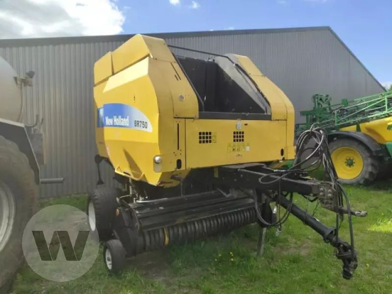 E-FARM: New Holland BR750 - Πρέσσα - id UTTVCRP - 7.550 € - Χρονία: 2005 - Γερμανία