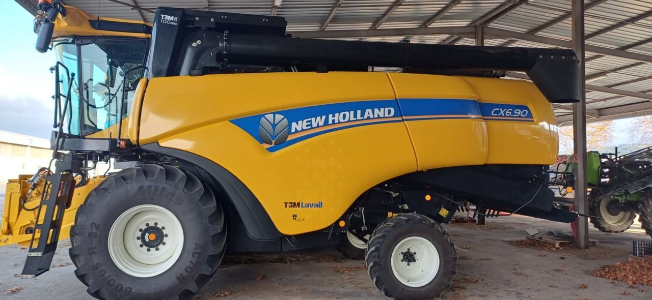 E-FARM: New Holland CX6.80 - Moissoneuse-batteuse - id 1FJ9SB7 - Année: 2023 - Lecture du nombre d'heure: 102,France