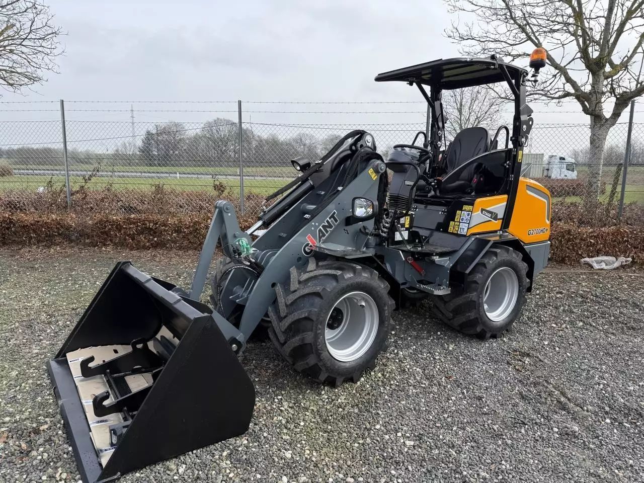 Giant g2700hd plus Ładowarka kołowa 49 223 €