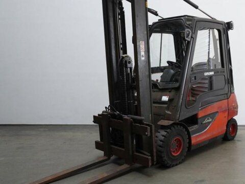 E-FARM: Linde e 30 387 - Maszt sztaplowy - id ZDGIUH8 - 14 500 € - Rok produkcji: 2017 - Motogodziny: 6078,Niemcy
