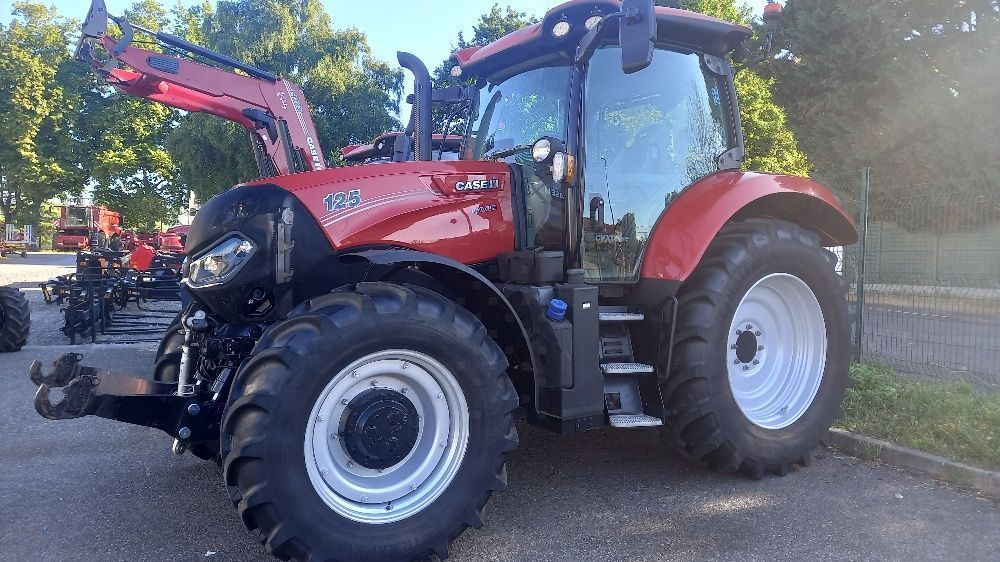 Case IH Maxxum 125 Tractor €82,000