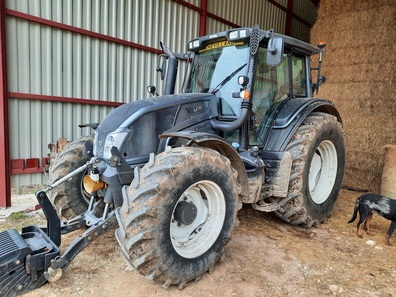 E-FARM: Valtra N123 - Traktor - id RLDTDCV - 51 000 € - Rok produkcji: 2015 - Motogodziny: 6090,Moc silnika: 135,Francja