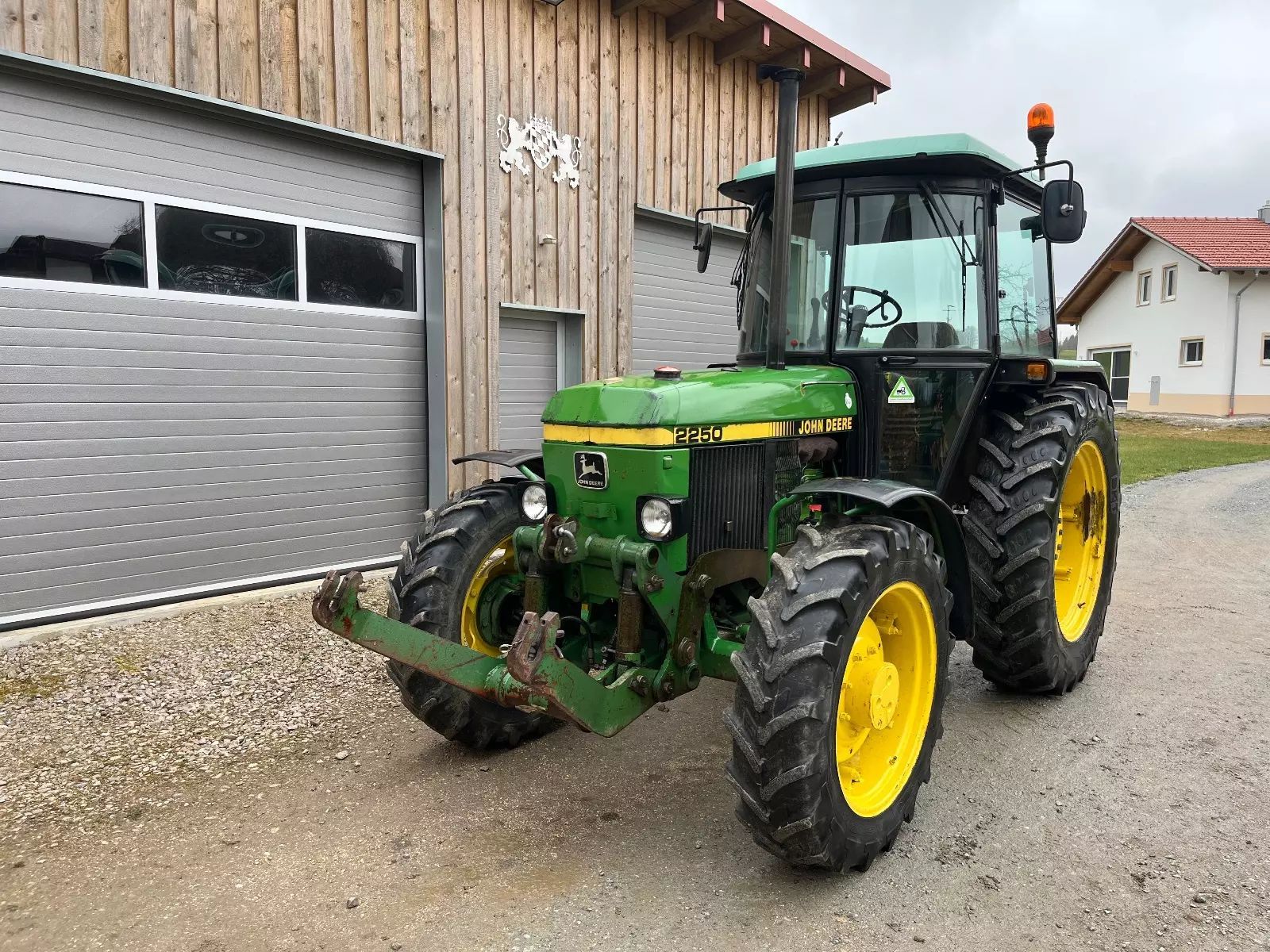John Deere 2250 Tracteur 15 250 €
