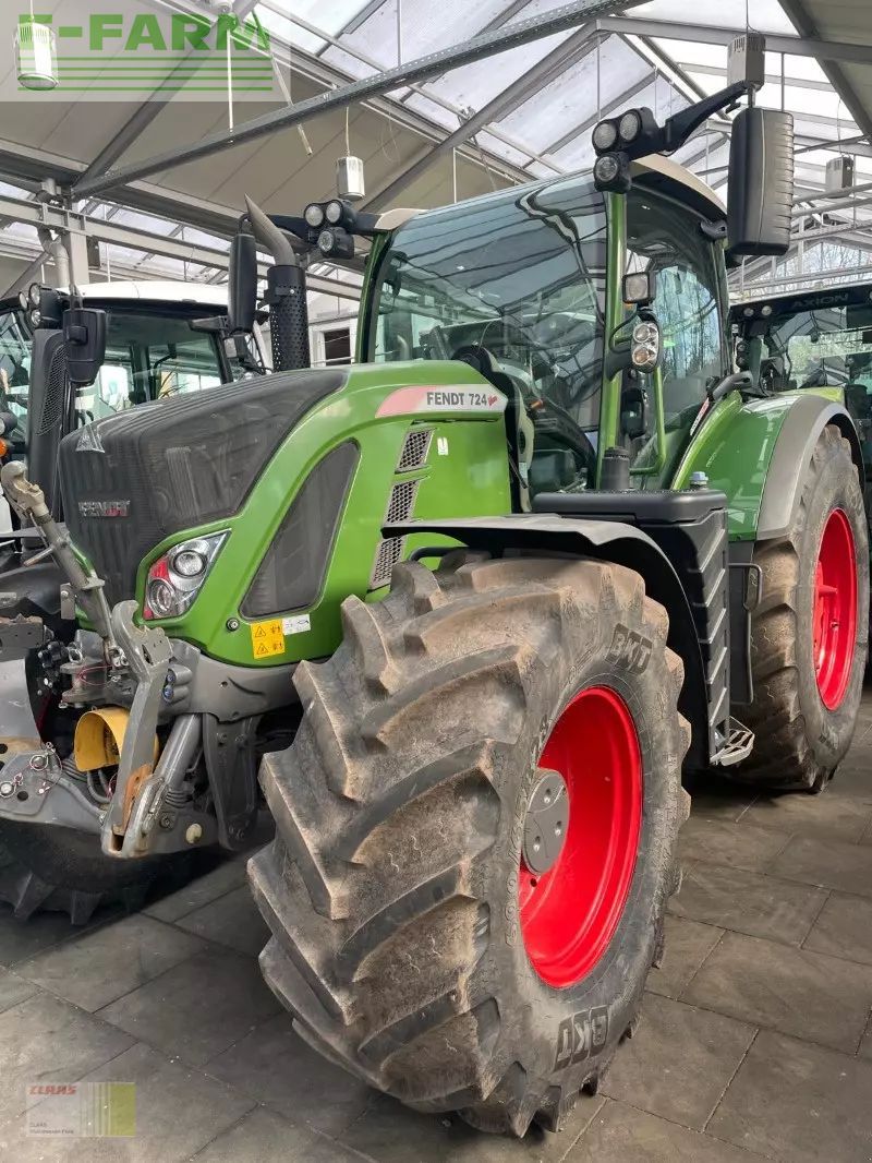 Fendt 724 Vario Tractor €119,000