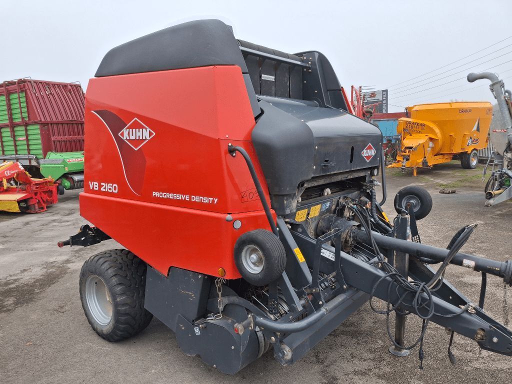 E-FARM: Kuhn VB 2160 - Presse à balles - id D46FQHW - 19 500 € - Année: 2013 - Balles produites: 15 000,France