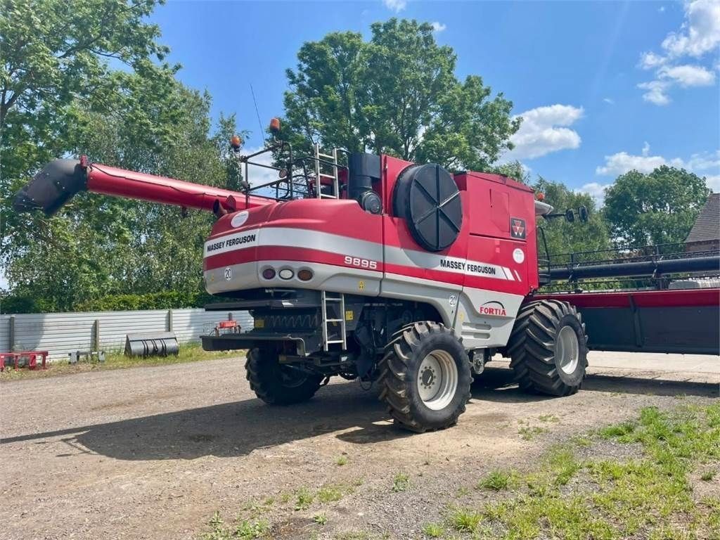 E-FARM: Massey Ferguson Fortia 9895 - Combine harvester - id GKL5TYY - €43,800 - Year of construction: 2009 - Engine hours: 2,068,Engine power (HP): 431,Germany