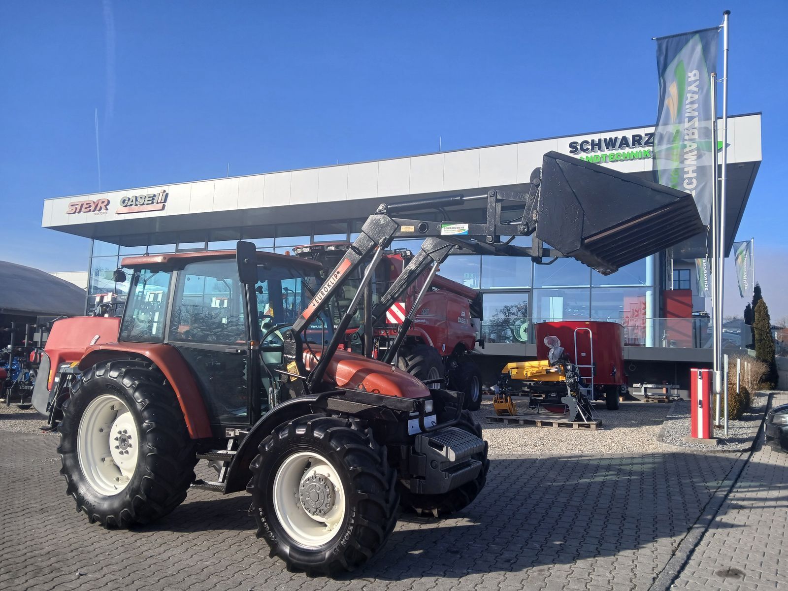 E-FARM: New Holland L85 - Tractor - id YMJIL1A - 26.181 € - Año: 1998 - Horas: 5942,Potencia del motor: 86,Austria