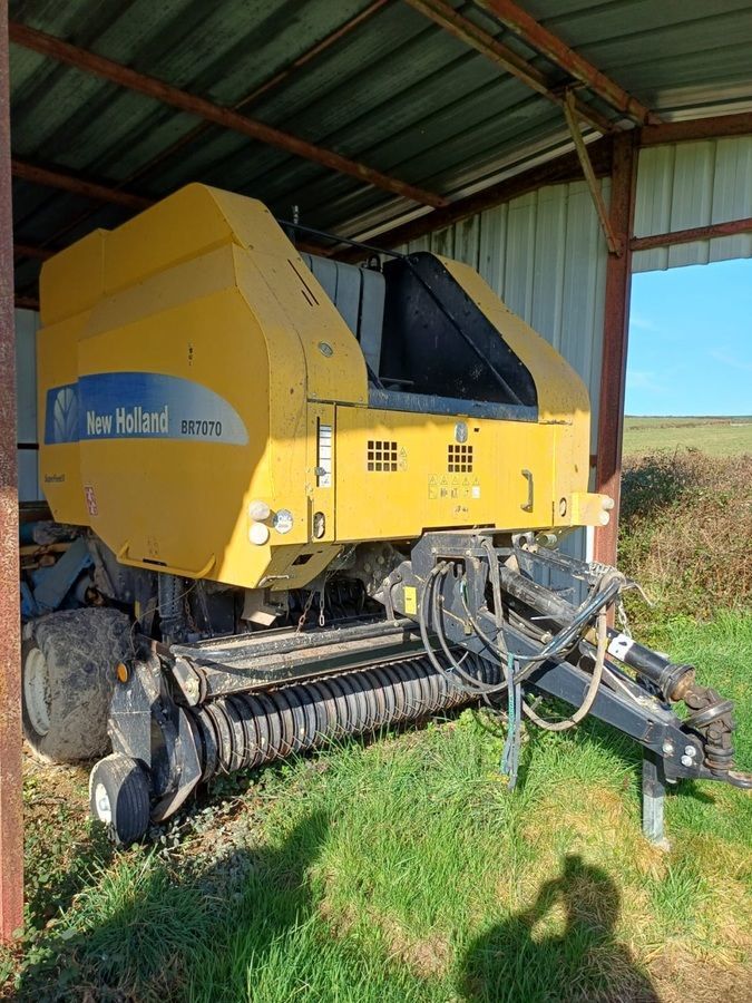 New Holland T 7070 Baler €8,000