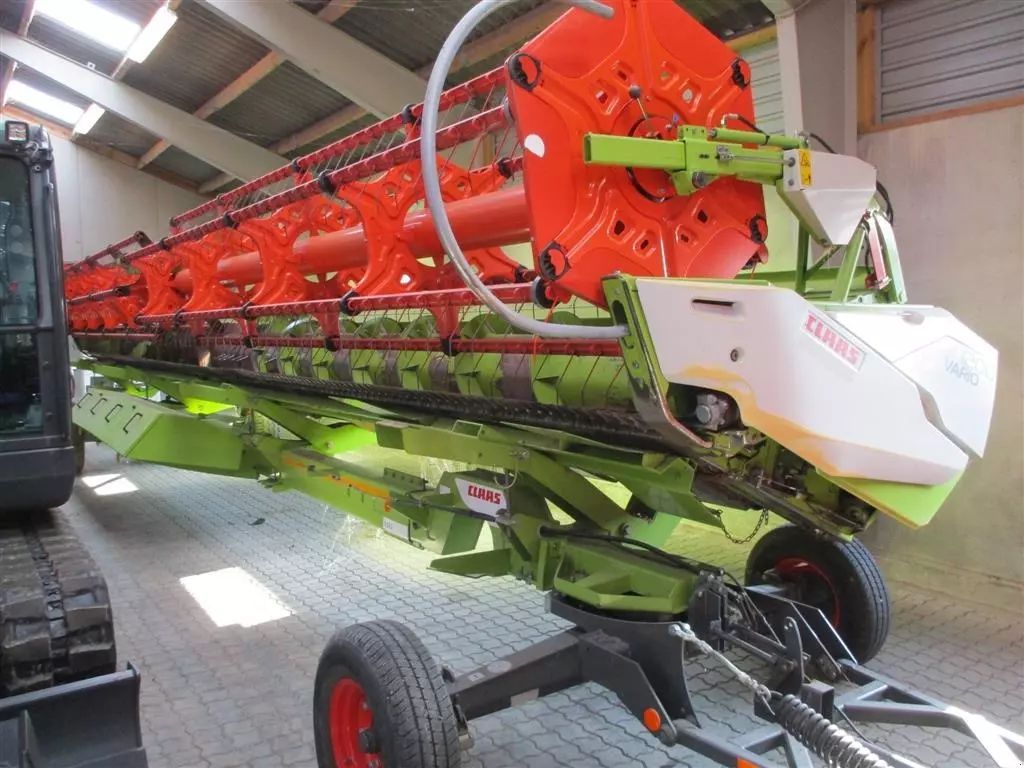 E-FARM: Claas v1200 vario med rapsudstyr og vogn - Header - id T8V8EEU - €22,752 - Year of construction: 2012 - Denmark
