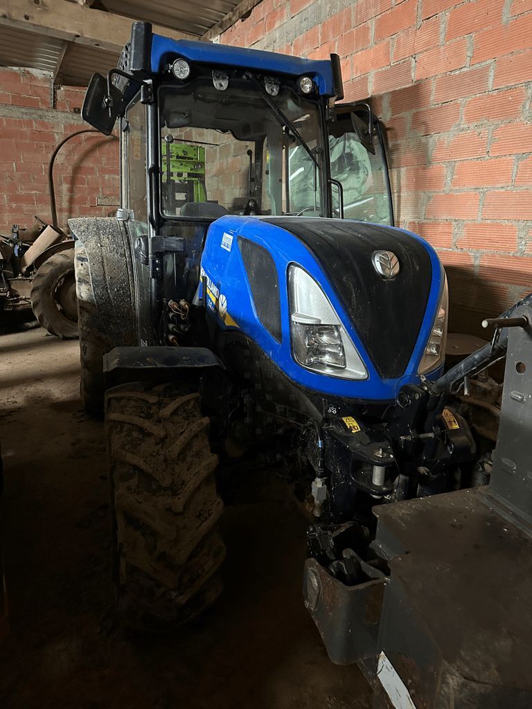E-FARM: New Holland T4.100 F - Tractor - id 535RIAF - €49,000 - Year of construction: 2022 - Engine hours: 1,800,Engine power (HP): 100,France