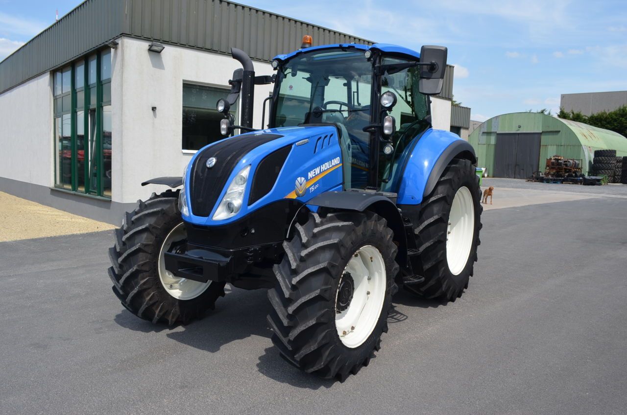 E-FARM: New Holland T5.120 - Tractor - id E4E8JCA - 52.500 EUR - Anul: 2018 - Ore motor: 3.032,Puterea motorului: 120,Belgia