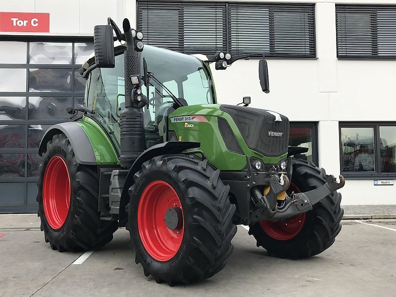 E-FARM: Fendt 313 Vario - Traktor - id 7YBB7KW - 109.292 € - Baujahr: 2018 - Abgelesene Motorstunden: 3.000,Motorleistung (PS): 123,Österreich
