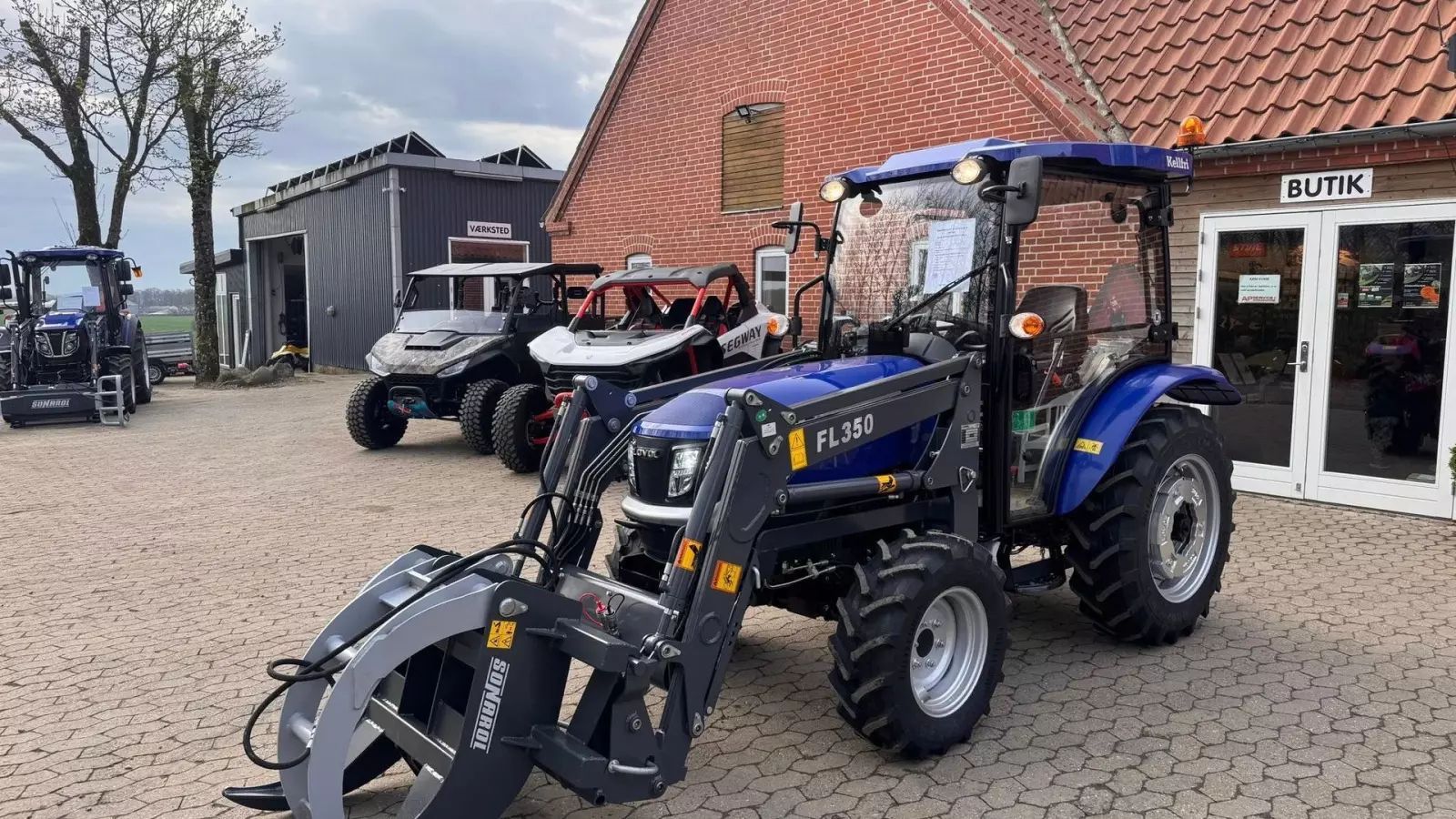LOVOL 25 hk 4wd med frontlæsser, stage v Traktor 17 784 €