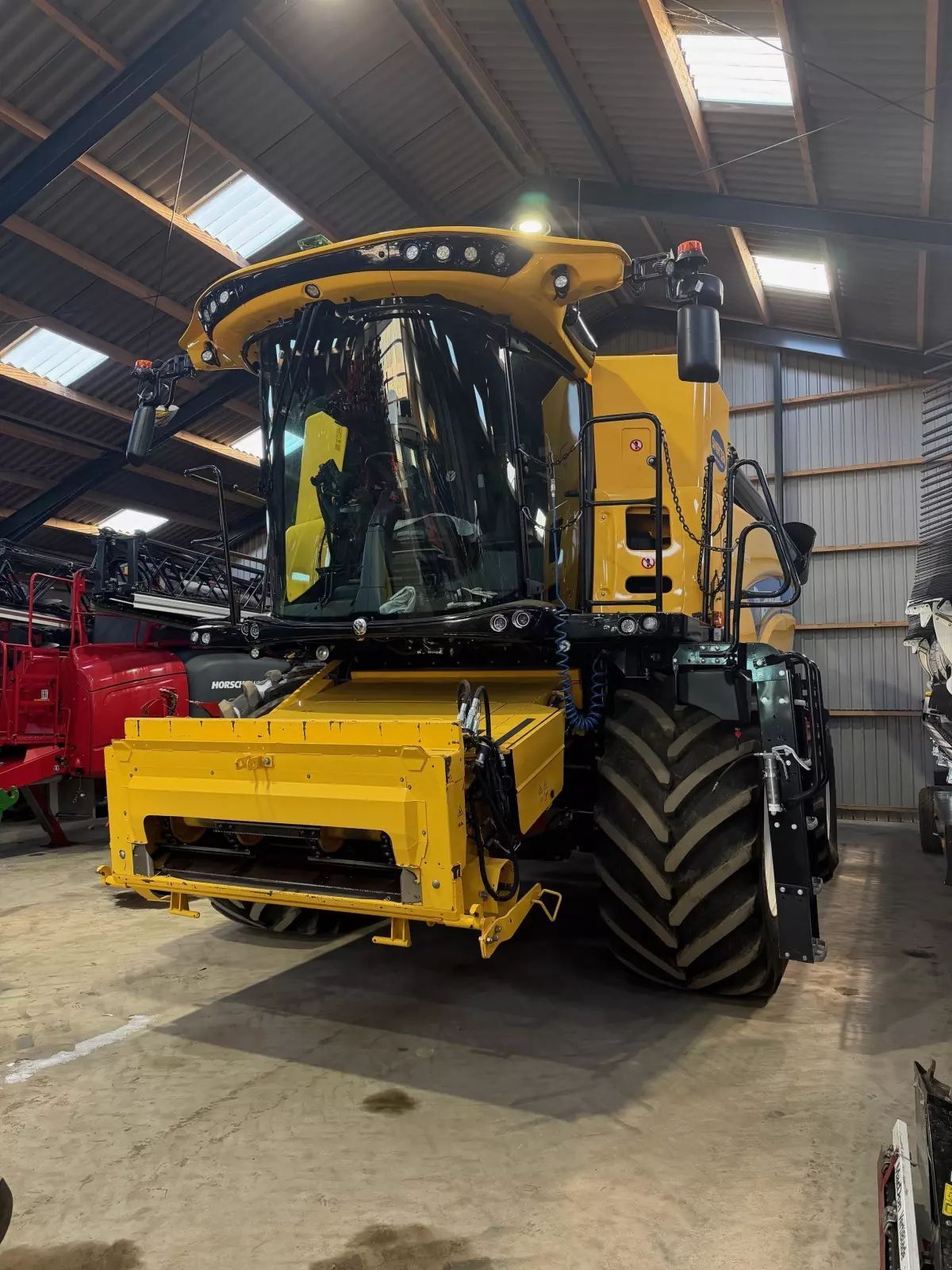 New Holland CX 8.90 Kombajn zbożowy 301 080 €