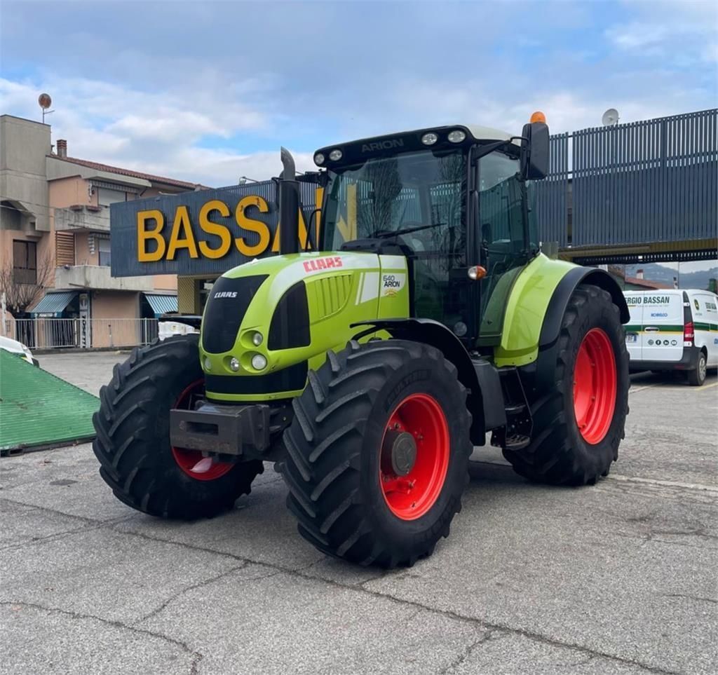 Claas Arion 640 Tractor €52,200