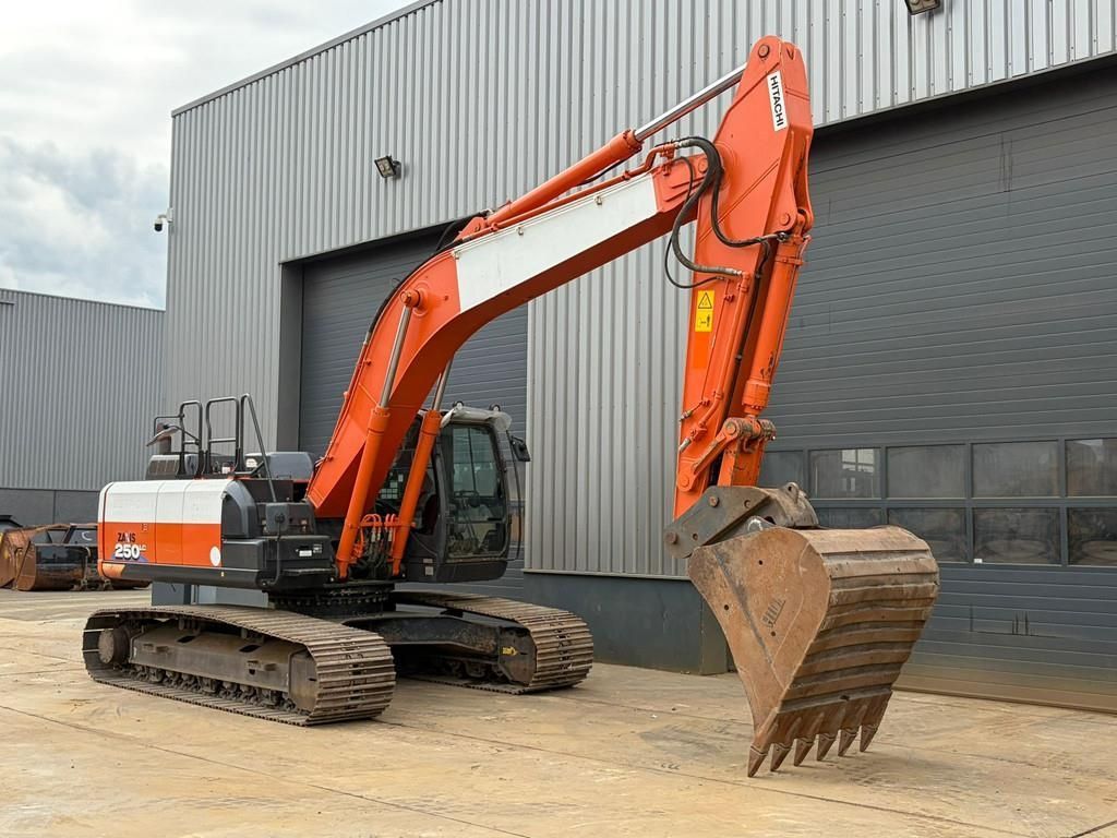 Hitachi zx250-6 Koparka gąsienicowa 69 900 €