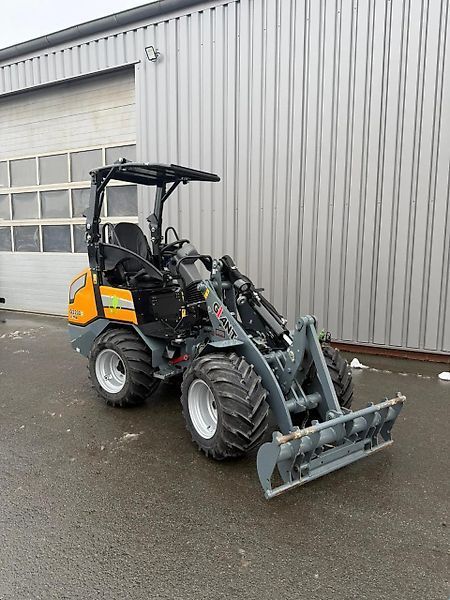 Giant G2200 X-tra Ładowarka kołowa 46 600 €