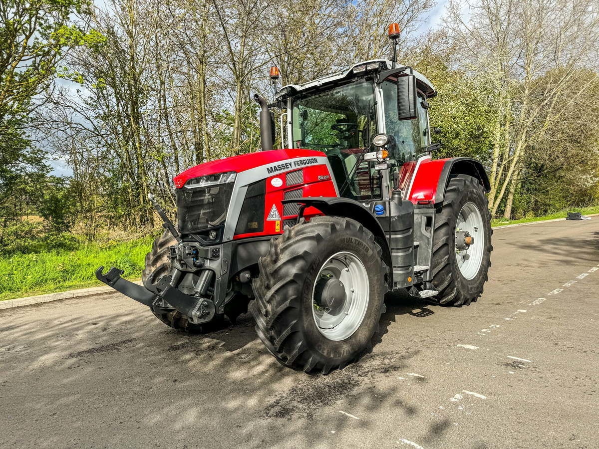 Massey Ferguson 8S.205 tractor €134,259