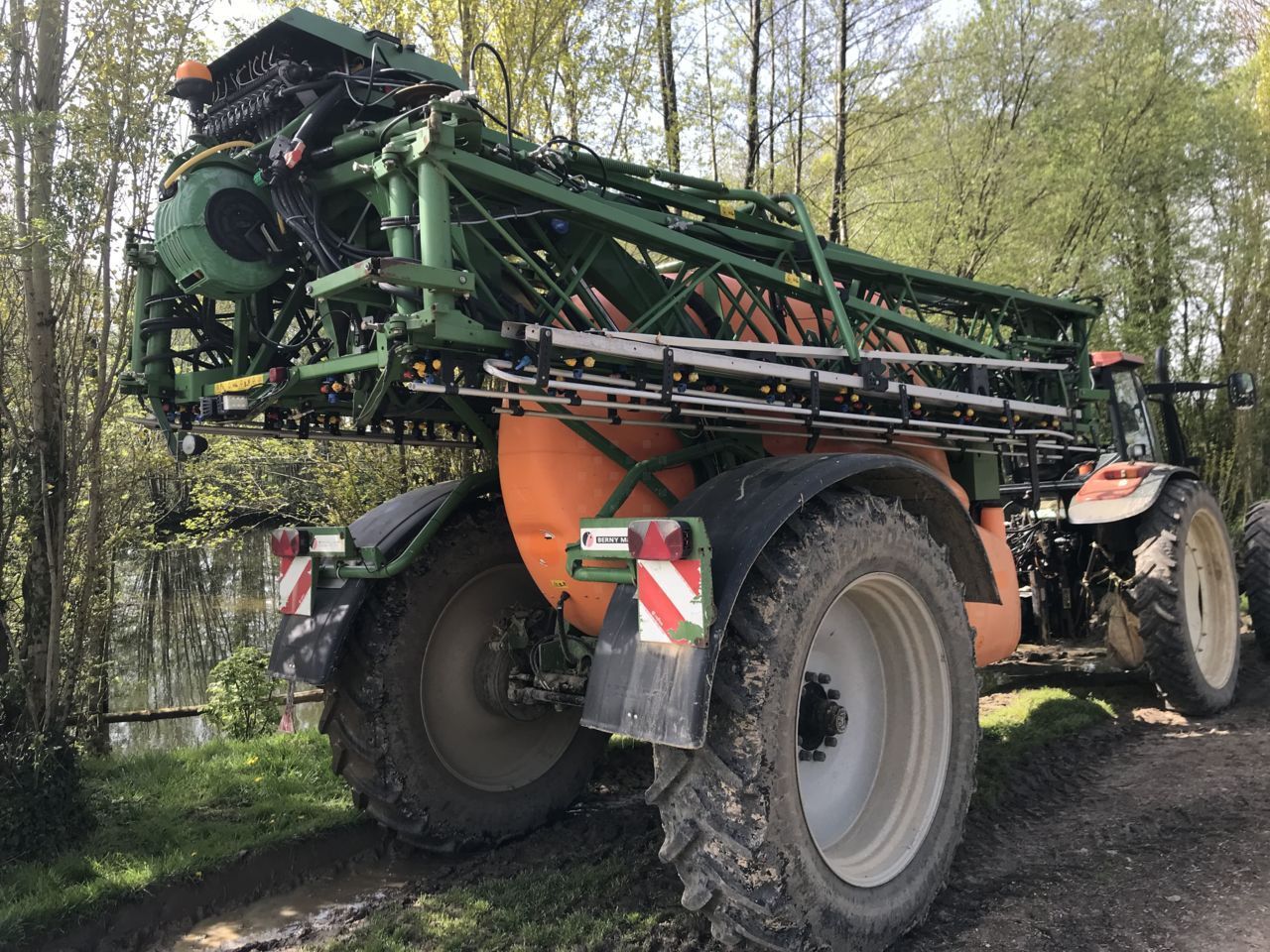 E-FARM: Amazone ux 5200 super - Pulvérisateur - id ZYRULYJ - 48 000 € - Année: 2011 - France