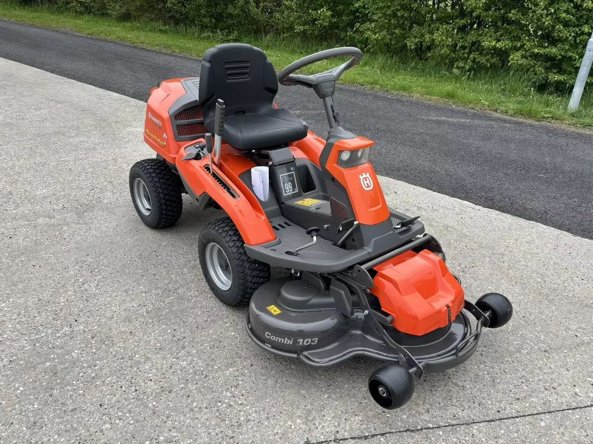 E FARM Husqvarna r 216 t awd Lawn mower id NU2EYKS 5 250 Year of construction 2024 Austria