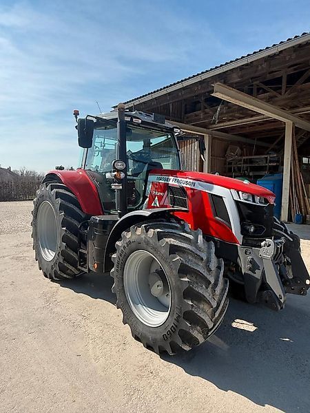Massey Ferguson 7S.210 Traktor 196 350 €