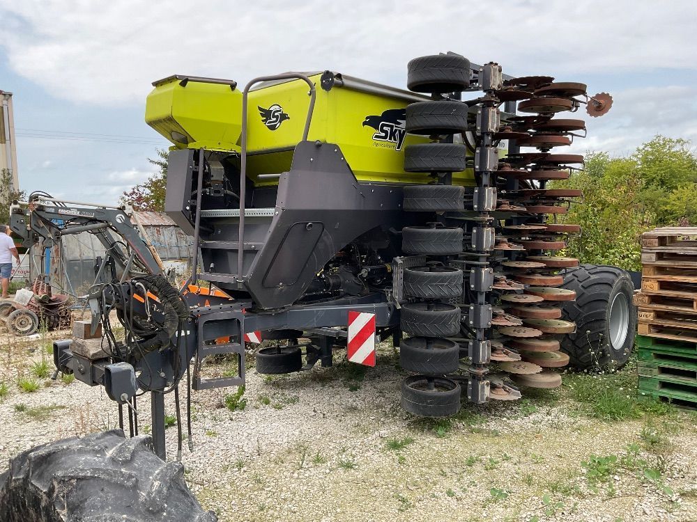 E-FARM: Sky easydrill w 6000 hd fertisem pro - Direct Drill - id CJEQ15W - €39,000 - Year of construction: 2016 - France
