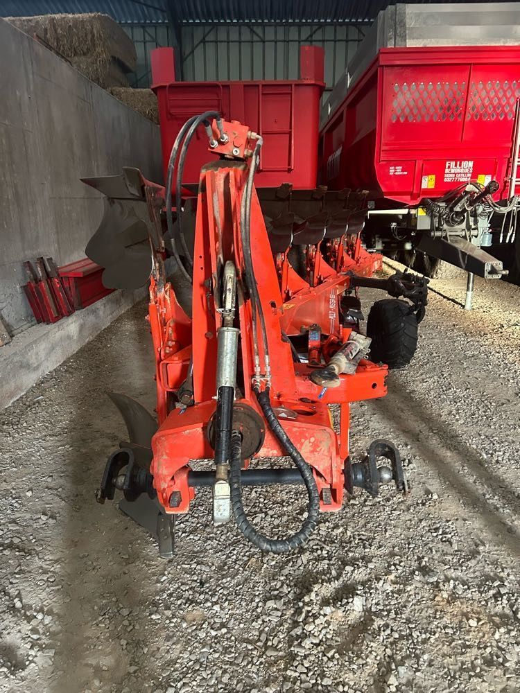 Kuhn multimaster 122 Plough €10,000