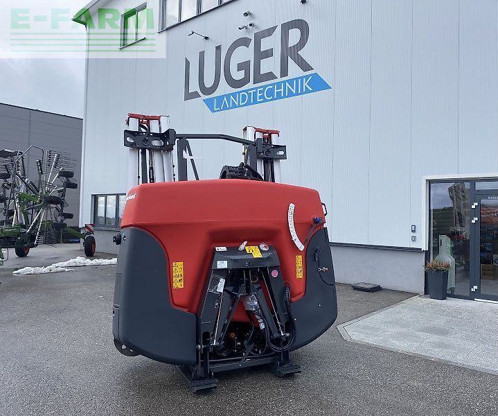 Kverneland iXter B 13 Sprayer