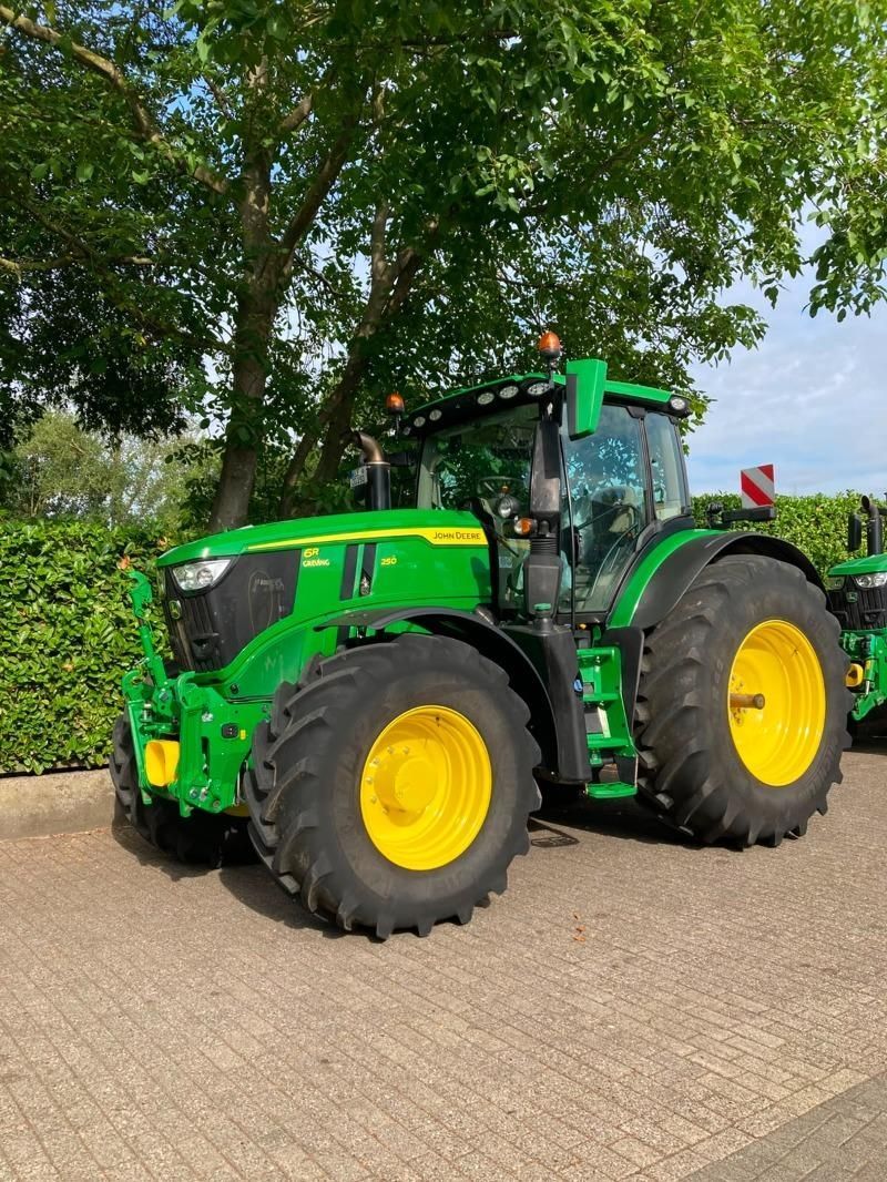 John Deere 6R 250 Tractor €199,450